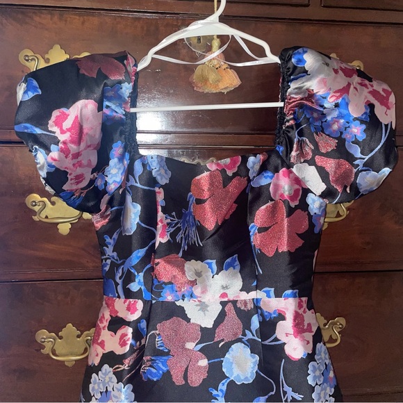 Lulu’s Jacquard Dress - Picture 9 of 10